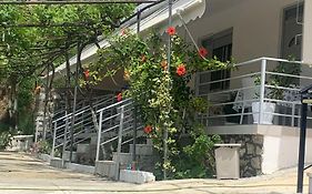 Qeparo View Rooms